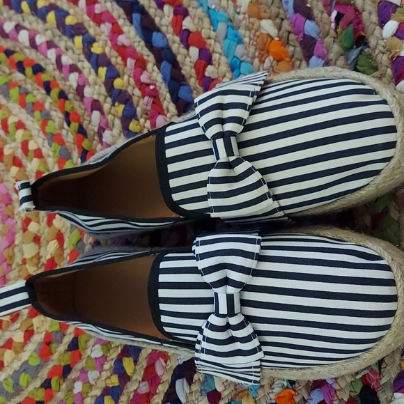 SIZE 10 ESPADRILLES - Picture 2 of 4